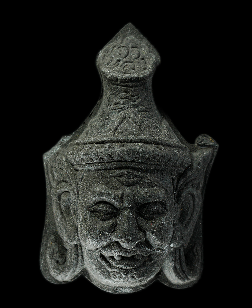 13Oct24 (1)p.jpg - พ่อปู่ฤาษีปู่สิงห์สมิงพราย หลวงปู่กาหลง เขี้ยวแก้ว (เตชวัณโณ) เนื้อดินหน้าตะโพนฝังตะกรุดเงิน รุ่นบูรพาจารย์ ปี2549 (พระมีชำรุด พิจารณาก่อนเช่า) | https://kamulet.in.th